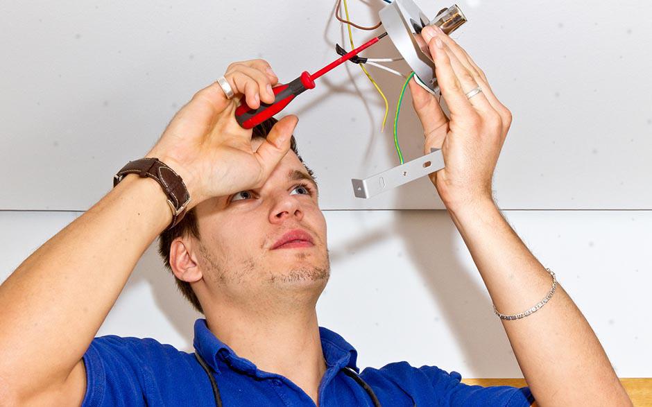 travail électricien Paris 4